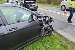 Twee gewonden bij frontale botsing in Dirkshorn