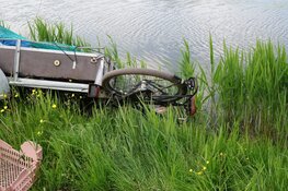 Fietsster licht gewond na losgeschoten aanhanger bij Barsingerhorn