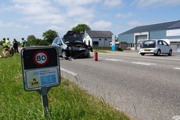 Drie auto&#39;s betrokken bij ongeluk Anna Paulowna, auto helemaal onder water