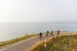 "Skitterende" 12e editie van de Ronde van de Westfriese Omringdijk: € 11.205,- voor KWF Kankerbestrijding