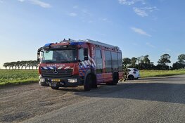 Auto vliegt spontaan in brand in Schagen