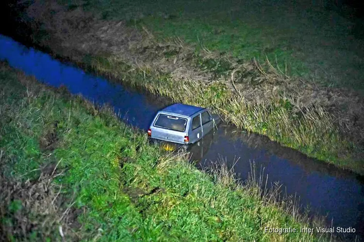 Automobilist raakt te water in Warmenhuizen en wordt aangehouden