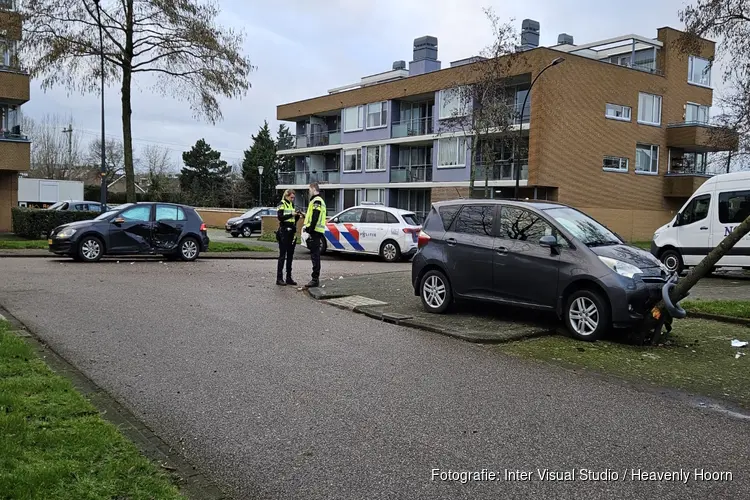 Gewonde en veel schade bij botsing in Schagen