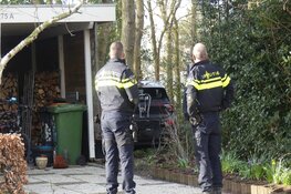 Auto tegen boom gereden in Sint Maartensvlotbrug