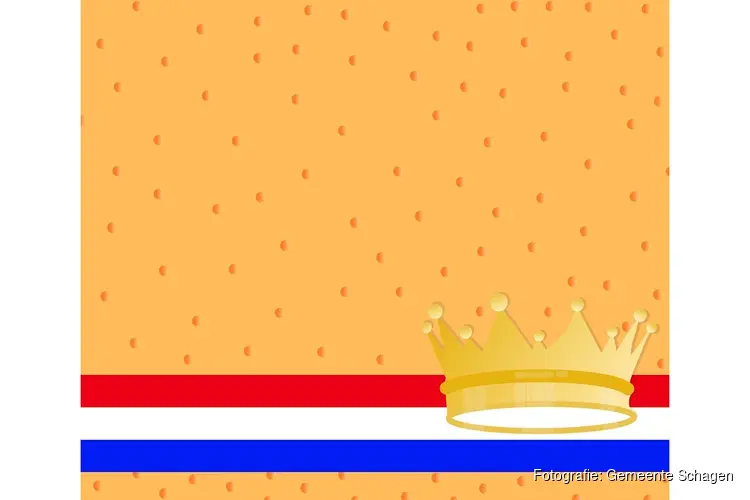 Vrijmarkt in centrum Schagen tijdens Koningsdag