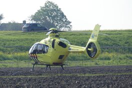Tractor in sloot Schagen, hulpdiensten massaal ter plaatse