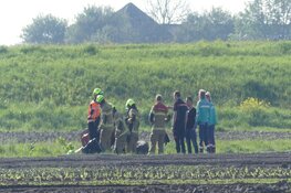 Tractor in sloot Schagen, hulpdiensten massaal ter plaatse