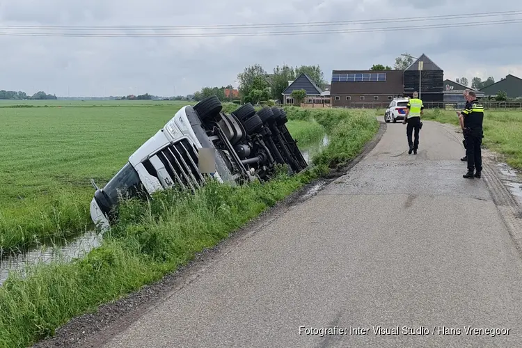 Tankwagen gekanteld in 't Veld