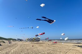 Vliegerfeest maakt vliegende start