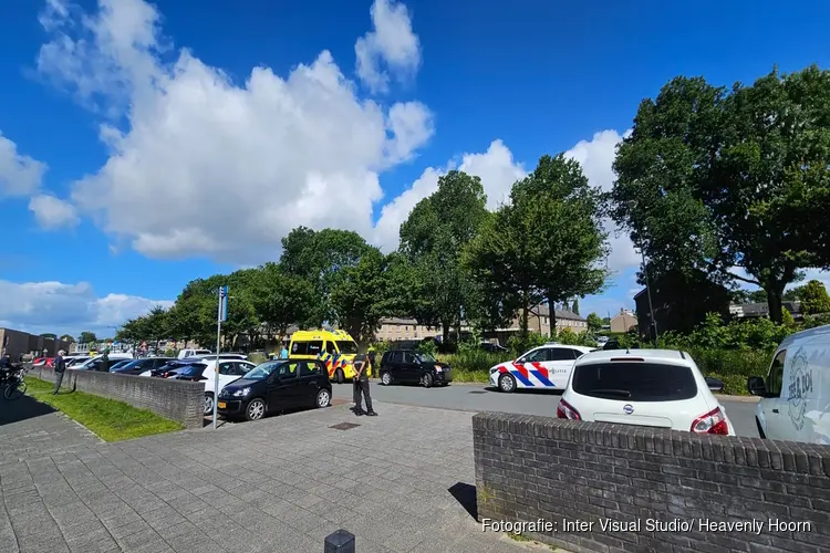 Automobilist en scooterbestuurder in botsing in Schagen