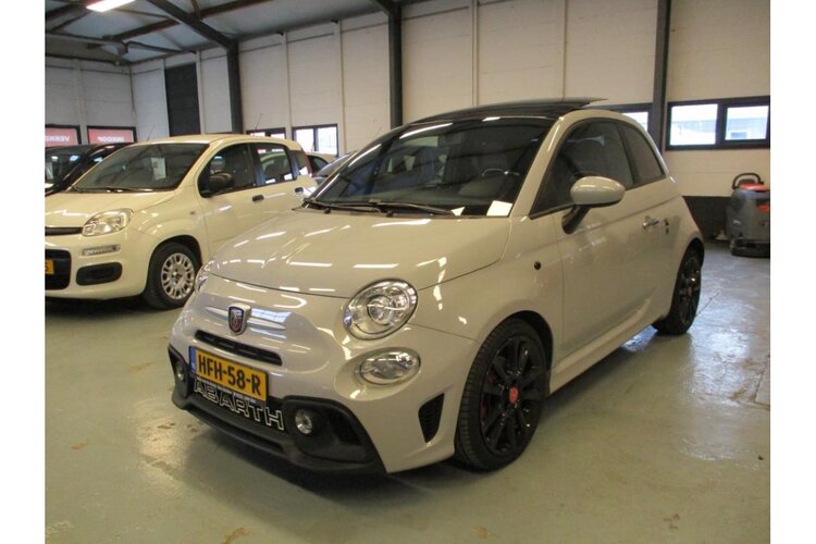 John van Es, in- en verkoop gebruikte auto's