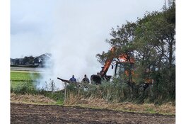 Brand op terrein van geitenhouderij in Schagerbrug