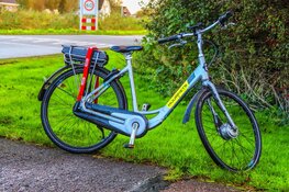 Ongeluk in Schagerbrug: fietser tegen voorruit