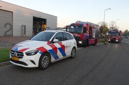 Heftruck begint te branden bij bedrijf in Schagen