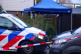 Politieonderzoek na aantreffen overleden man in woning Schagen