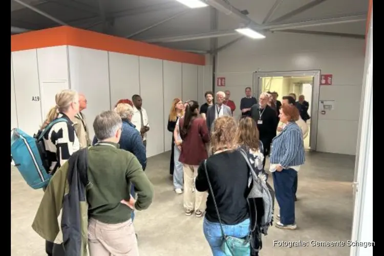 Provincie op bezoek bij noodopvang Schagen Oost