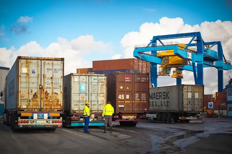 Waarom steeds meer logistieke bedrijven om VCA vragen