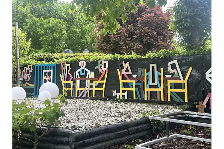Latje voor latje aan de slag – Ate van der Meer kleurt Sinckelsant in Callantsoog