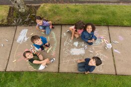 De gemeente zet buitenspelen op de kaart met actieve speelweek en nieuw speelbeleid