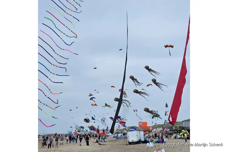 Succesvolle eerste dag Vliegerfeest in Callantsoog