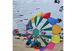 Succesvolle eerste dag Vliegerfeest in Callantsoog
