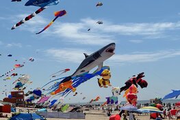 Zonnige tweede dag Vliegerfeest breekt records