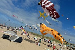 Zonnige tweede dag Vliegerfeest breekt records