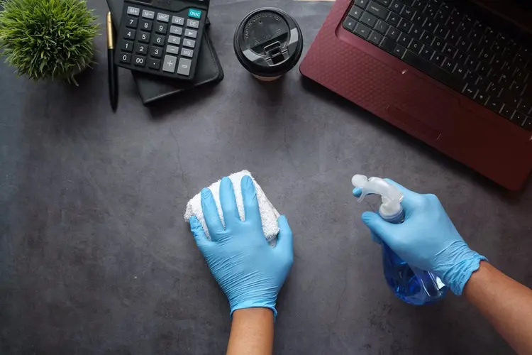 Goede hygiëne op kantoor in de strijd tegen ziekteverzuim