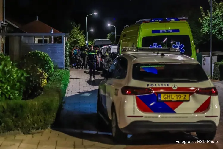 Grote politie inzet in Dirkshorn: DSI valt woning binnen