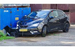 Auto raakt door aquaplaning macht over stuur kwijt en belandt in sloot ‘t Zand