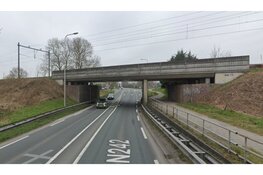 Spoedreparaties: N242 komende zondag dicht bij spoorviaduct Smuigelweg in Heerhugowaard