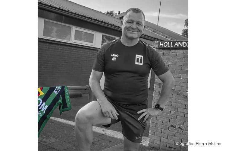 Hollandia T en hoofdtrainer Arjan Huisman verlengen samenwerking