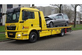 Brandweer rukt uit na rookontwikkeling in rouwauto