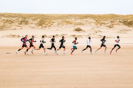 Egmond trotseert elementen: Niyonkuru zegeviert, Niesten en Brinkman op podium