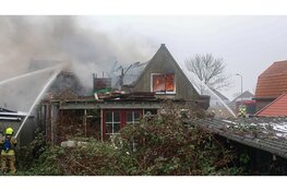 Grote brand in woning in Oudesluis