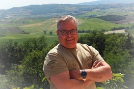 Ode aan Bocelli in kerkje Eenigenburg