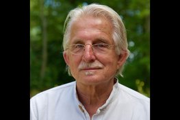 Frans Bromet als gast  bij Kunst Verklaard  in Scagon De Luxe