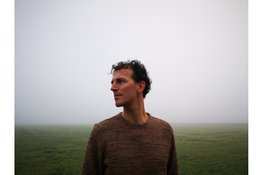 Noord-Hollandse auteur Erik Jan Tillema tekent boekcontract voor spannende Kluitman-novelle+