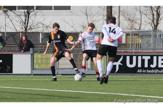Schagen United weer stap dichterbij promotie na winst in Alkmaar