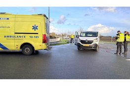 Flinke klap op Andries Dekkerweg in Waarland,wegdeels afgezet