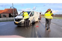 Flinke klap op Andries Dekkerweg in Waarland,wegdeels afgezet