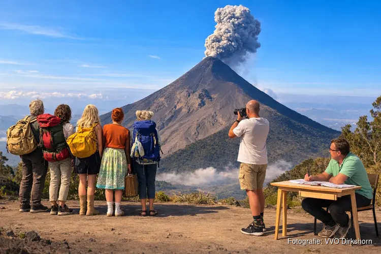 Toneelgroep VVO presenteert o.l.v. regisseur Marius Prein op vrijdag 27 en zaterdag 28 maart het absurd komische toneelstuk ‘Red me (niet)’ van Frank Roumen.