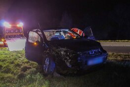 Twee gewonden en veel schade na frontale botsing op N248