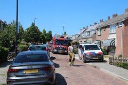 Schuur van woning vliegt in brand in Schagen