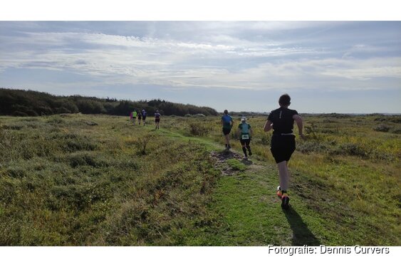 Hardlopen over onverharde paden tijdens Helderse Vallei trailrun