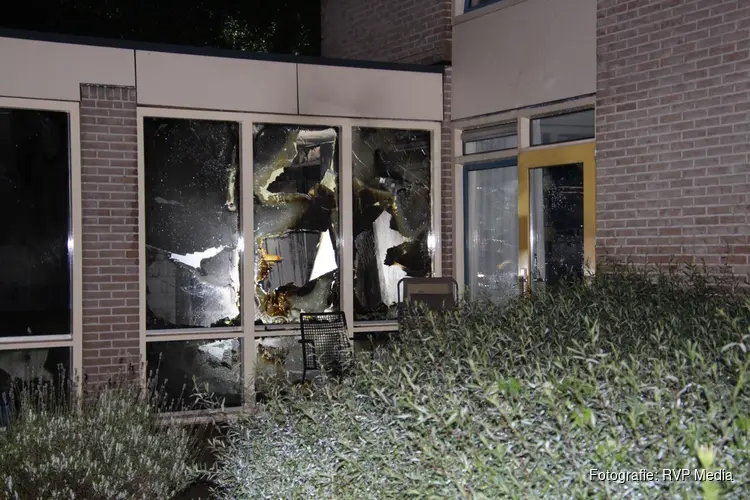 Gewonde met spoed naar ziekenhuis bij brand in zorginstelling Schagen