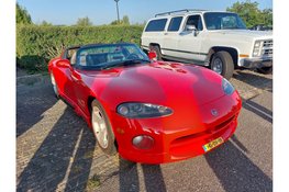 Autoliefhebbers treffen elkaar bij Strand van Luna tijdens Night Cruise Heerhugowaard
