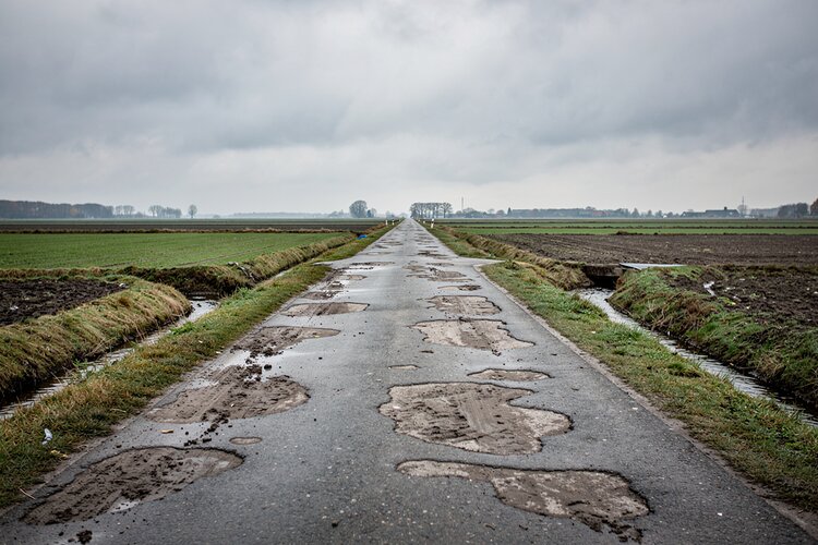 Gemeente Schagen waarschuwt voor modder op de weg