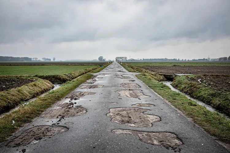 Gemeente Schagen waarschuwt voor modder op de weg