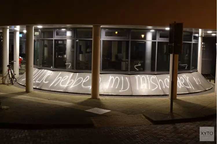 Gemeentehuis in Schagen beklad